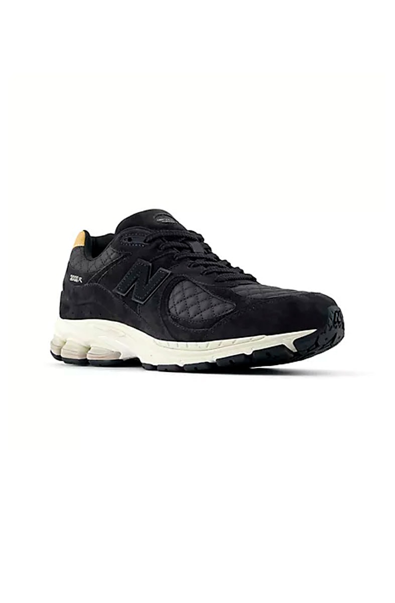 Tênis New Balance 2002R Preto/Bege M2002RPG
