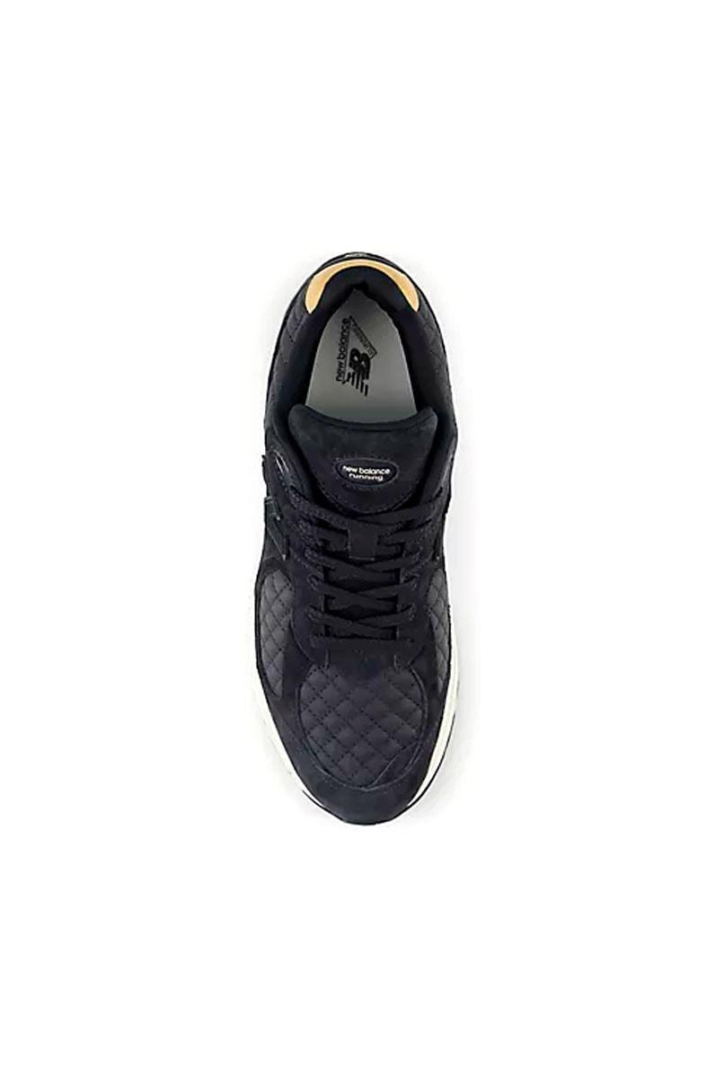 Tênis New Balance 2002R Preto/Bege M2002RPG