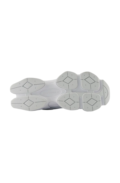 Tênis New Balance 9060 Unissex Branco/Branco U9060NRJ