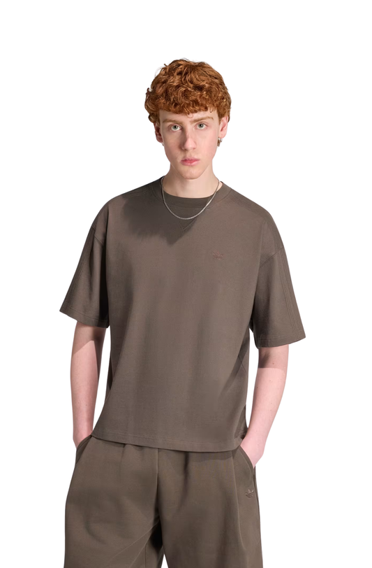 Camiseta Adidas Premium Essentials Marrom
