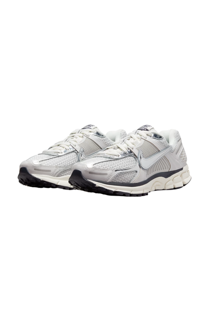 Tênis Nike Zoom Vomero 5 Photon Dust Metallic Silver Prata/Cinza FD0884-025