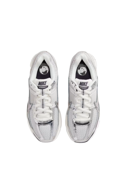 Tênis Nike Zoom Vomero 5 Photon Dust Metallic Silver Prata/Cinza FD0884-025