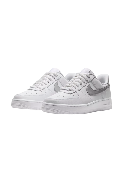 Tênis Nike Air Force 1 '07 Branco/Cinza IQ0134-101