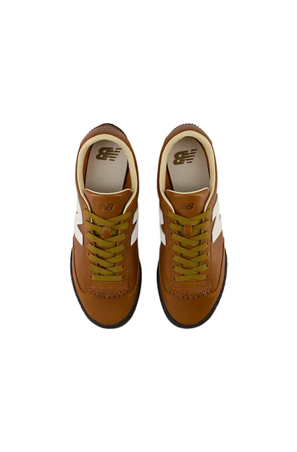 Tênis New Balance Gator Run Marrom/Bege UGTRS2AN