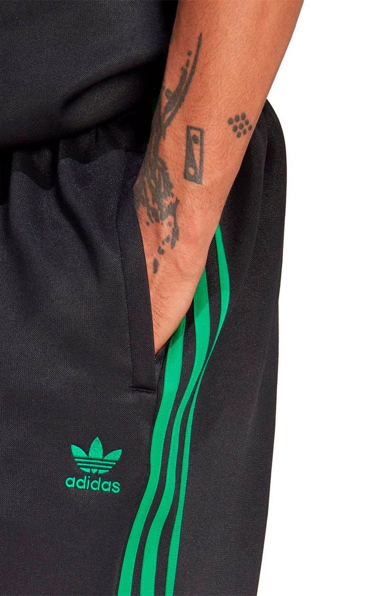 Bermuda Adidas Adicolor Classics+ Preto/Verde - NewSkull
