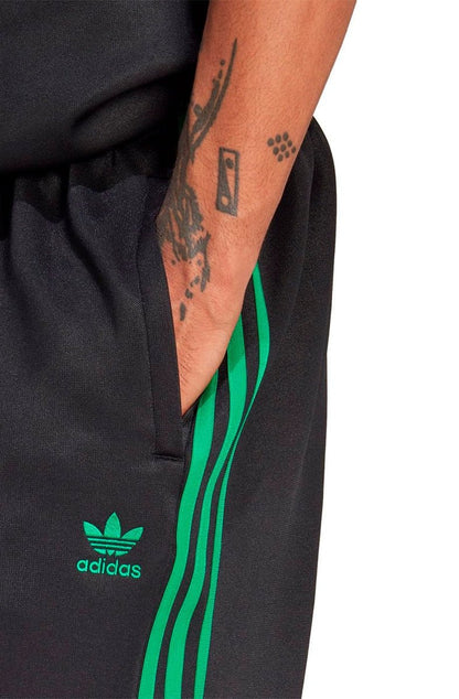 Bermuda Adidas Adicolor Classics+ Preto/Verde - NewSkull