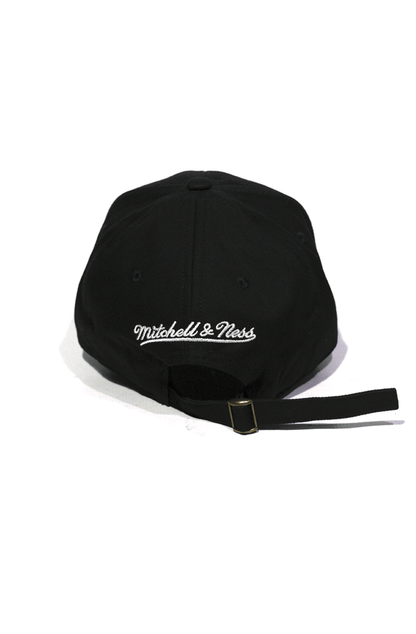 Boné Aba Curva Mitchell and Ness Brooklyn Nets Team Logo Low Strapback - NewSkull