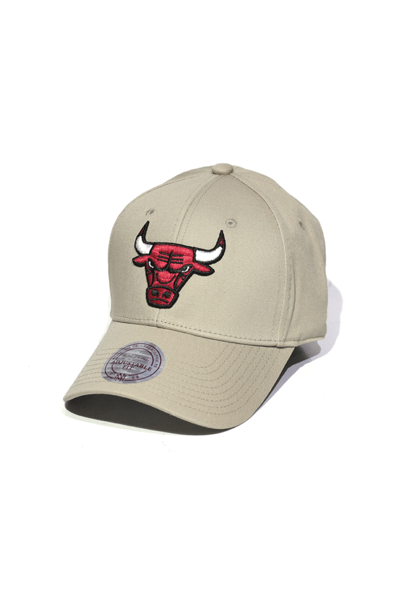 Boné Aba Curva Mitchell and Ness Chicago Bulls Team Logo Low Strapback - NewSkull