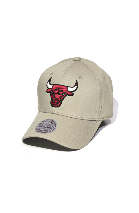 Boné Aba Curva Mitchell and Ness Chicago Bulls Team Logo Low Strapback - NewSkull