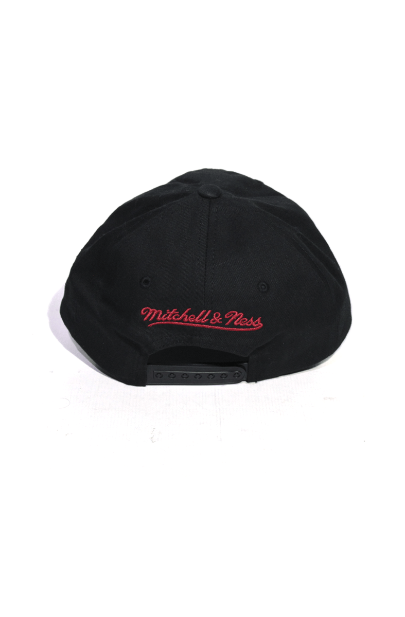 Boné Aba Curva Mitchell and Ness Toronto Raptors Snapback Preto - NewSkull