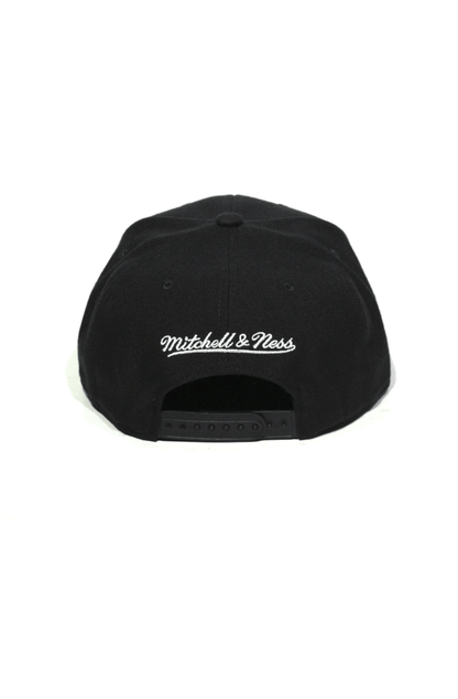 Boné Mitchell and Ness Brooklyn Nets L Solid Snapback - NewSkull