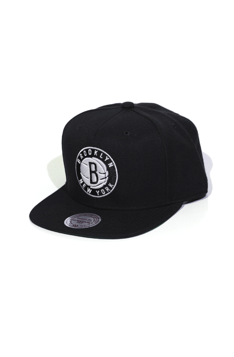 Boné Mitchell and Ness Brooklyn Nets Solid Logo Snapback Preto - NewSkull