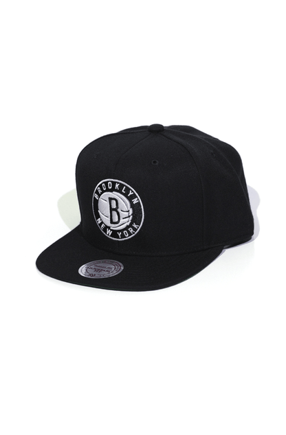 Boné Mitchell and Ness Brooklyn Nets Solid Logo Snapback Preto - NewSkull