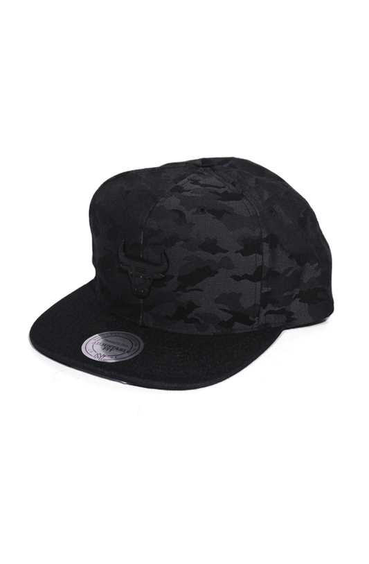 Boné Mitchell and Ness Chicago Bulls Combat Snapback - NewSkull