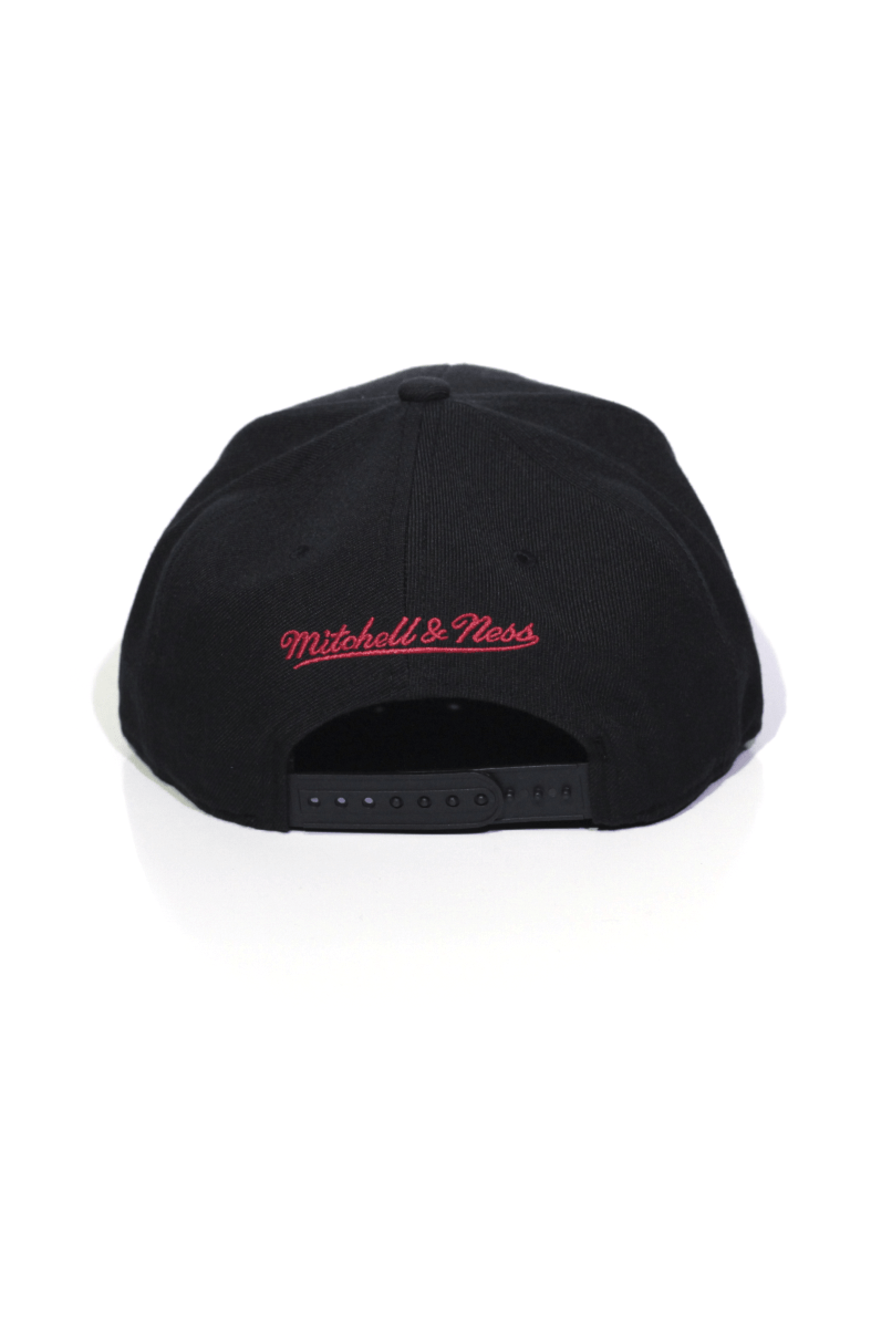 Boné Mitchell and Ness Chicago Bulls Logo Solid Snapback Preto - NewSkull