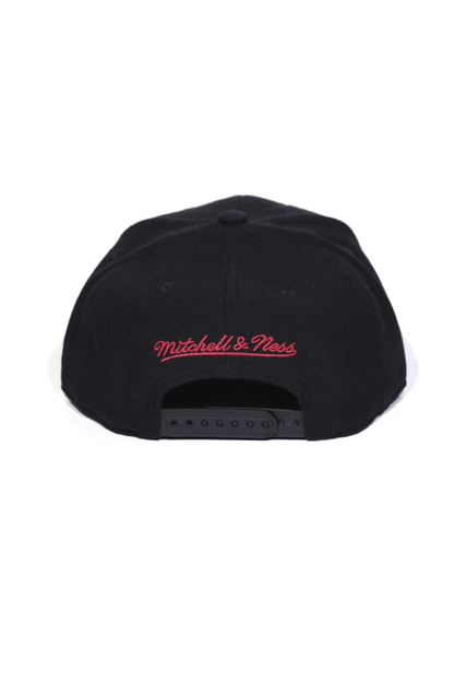 Boné Mitchell and Ness Chicago Bulls Solid Snapback Preto - NewSkull