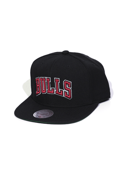 Boné Mitchell and Ness Chicago Bulls Solid Snapback Preto - NewSkull