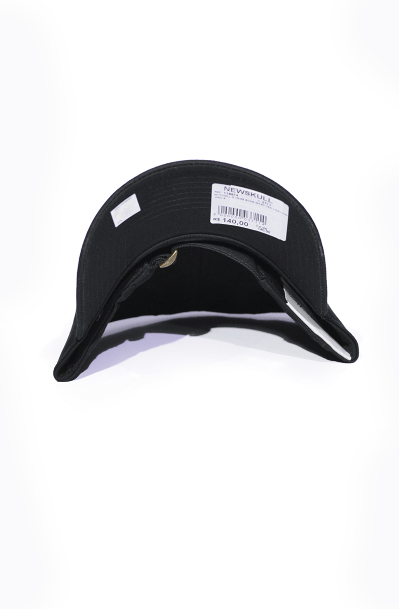 Boné Mitchell and Ness Chicago Bulls Team Logo Low Pro Strapback - NewSkull