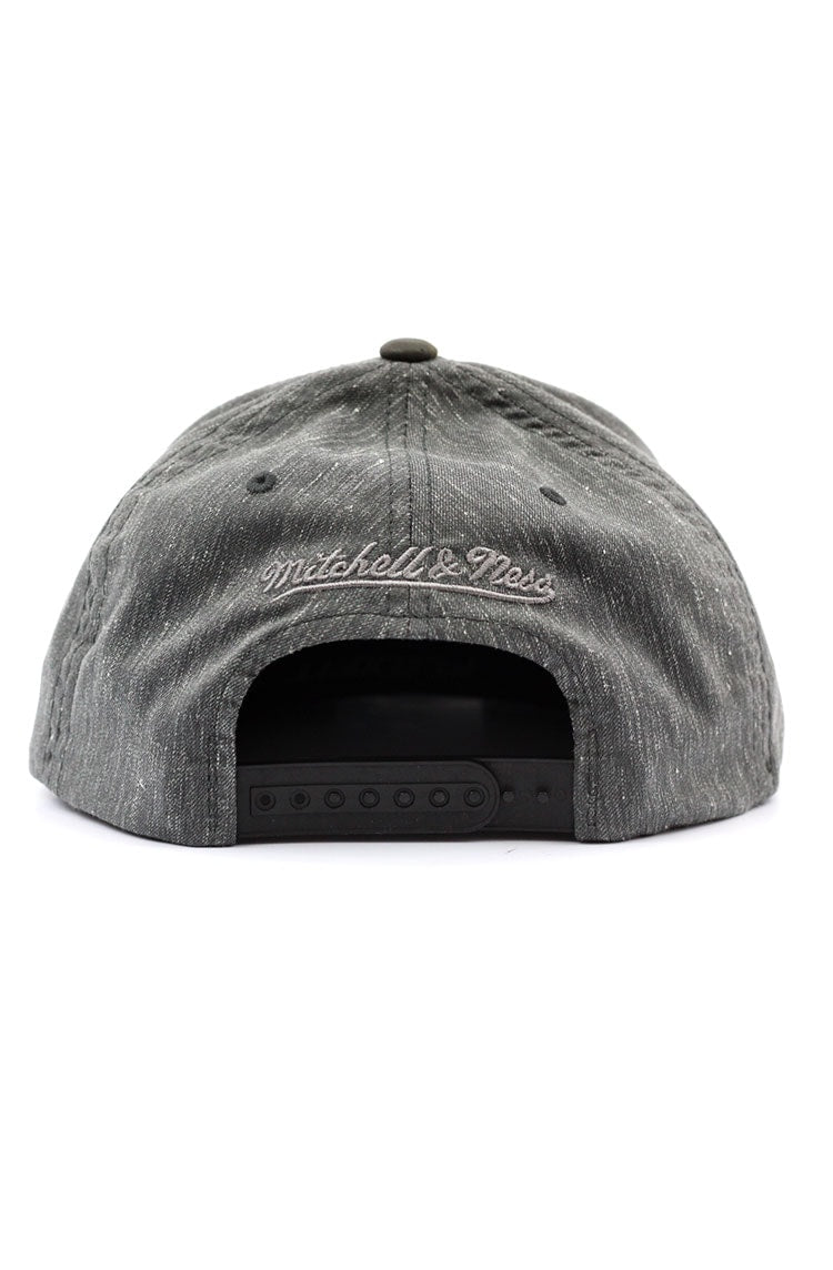 Bone MITCHELL AND NESS Cleveland Cavaliers Flexfit 110 Snapback Cinza/Camo - NewSkull