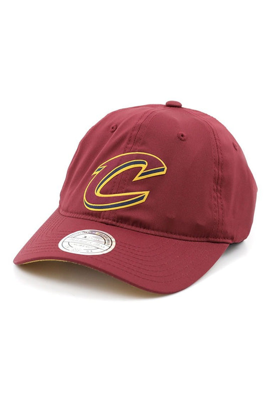 Bone MITCHELL AND NESS Cleveland Cavaliers Flexfit 110 Strapback Vermelho - NewSkull