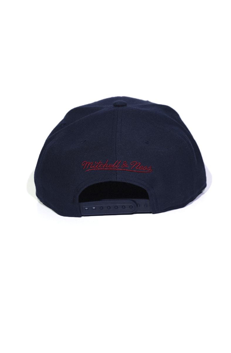 Boné Mitchell and Ness Cleveland Cavaliers Logo Solid Snapback Azul - NewSkull