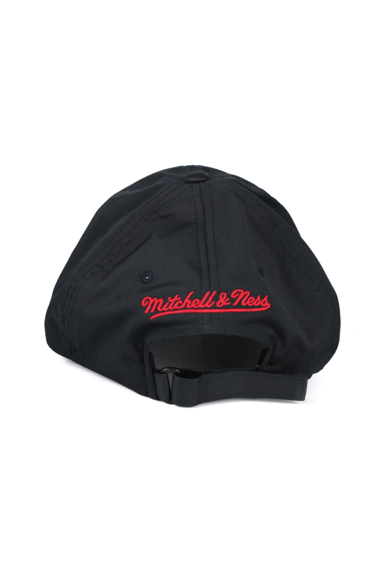BONE MITCHELL AND NESS LOGO BRANDED STRAPBACK PRETO - NewSkull