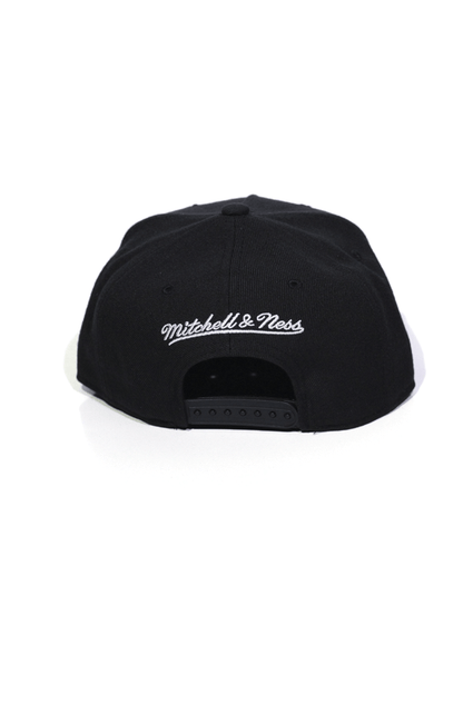 Bone Mitchell and Ness Logo Pinscript Preto Snapback - NewSkull