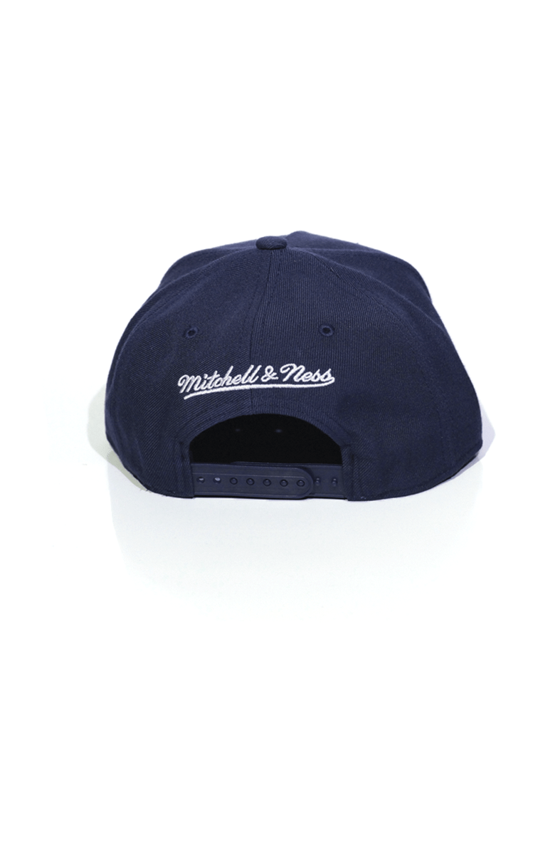 Bone Mitchell and Ness Logo Pinscript Snapback Azul Marinho - NewSkull