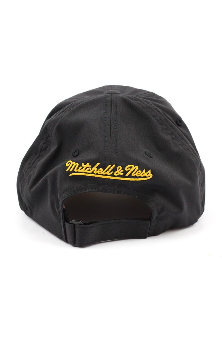 Bone MITCHELL AND NESS Los Angeles Lakers Flexfit 110 Strapback Preto - NewSkull