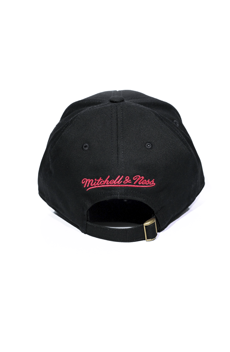 Bone Mitchell and Ness Philadelphia 76ers Strapback Preto/Preto - NewSkull