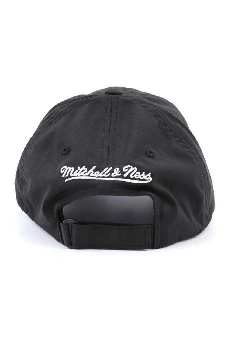 Bone MITCHELL AND NESS San Antonio Spurs Flexfit 110 Strapback Preto/Cinza - NewSkull