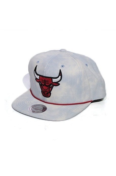 Boné Mitchell and Ness Snapback NBA Chicago Bulls Light Acid Wash - NewSkull
