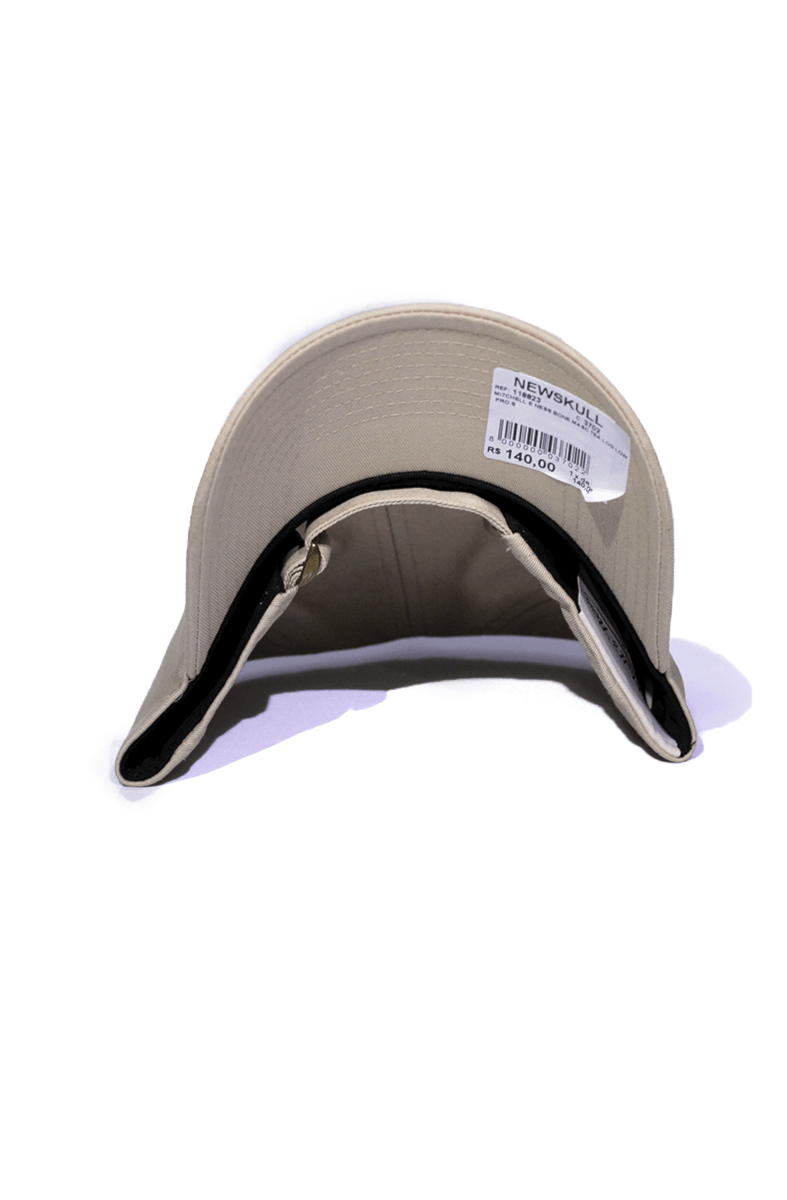 Boné Mitchell and Ness Strapback Team Logo Low Pro Bege - NewSkull