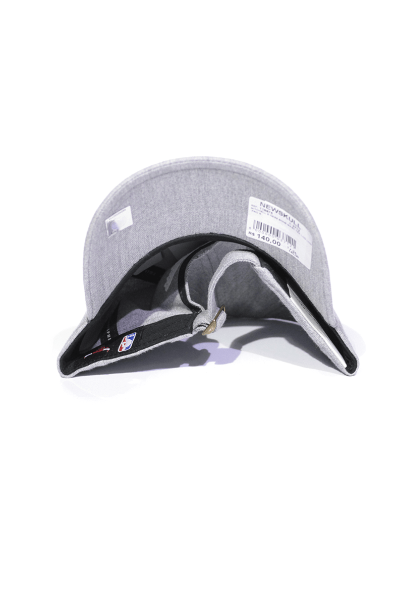 Boné Mitchell and Ness Strapback Team Logo Low Pro Cinza - NewSkull