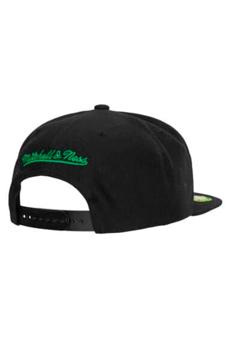 Boné Mitchell & Ness Nba Boston Celtics Aba Reta Snapback Front Loaded Preto/Verde - NewSkull