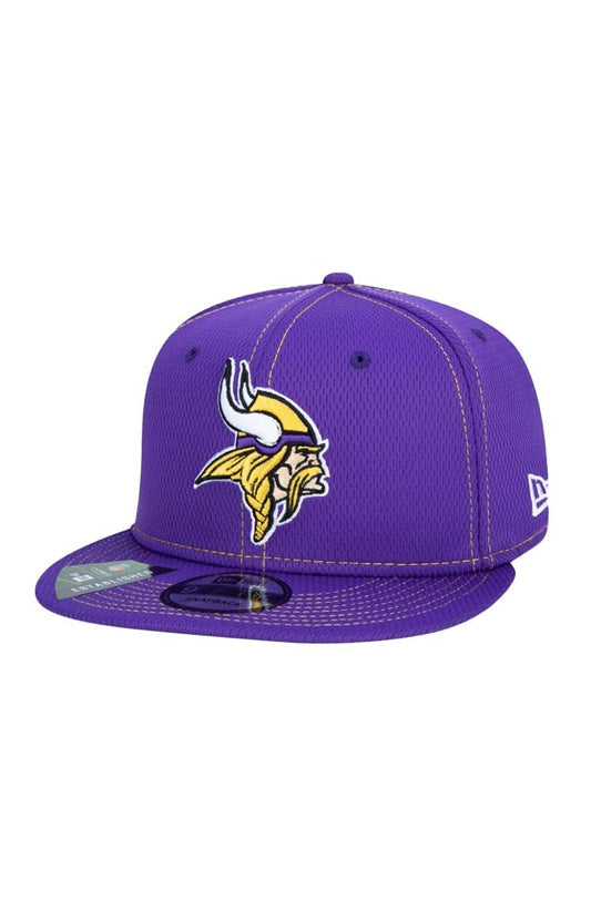 Bone New Era 9Fifty Nfl OnField Coleção Sideline Minnesota Vikings Roxo/Amarelo - NewSkull