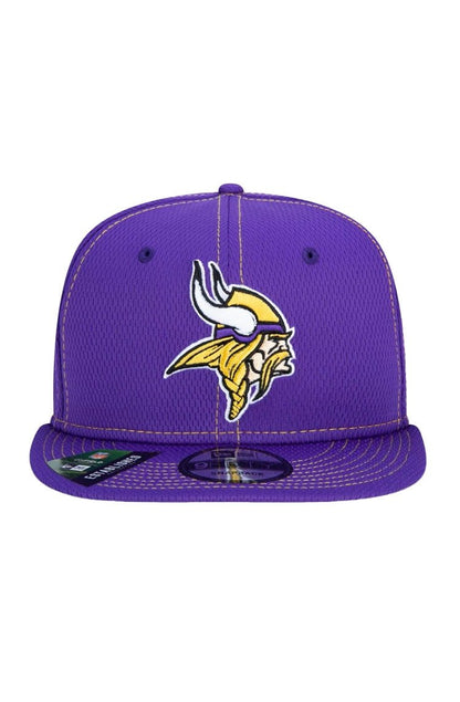 Bone New Era 9Fifty Nfl OnField Coleção Sideline Minnesota Vikings Roxo/Amarelo - NewSkull