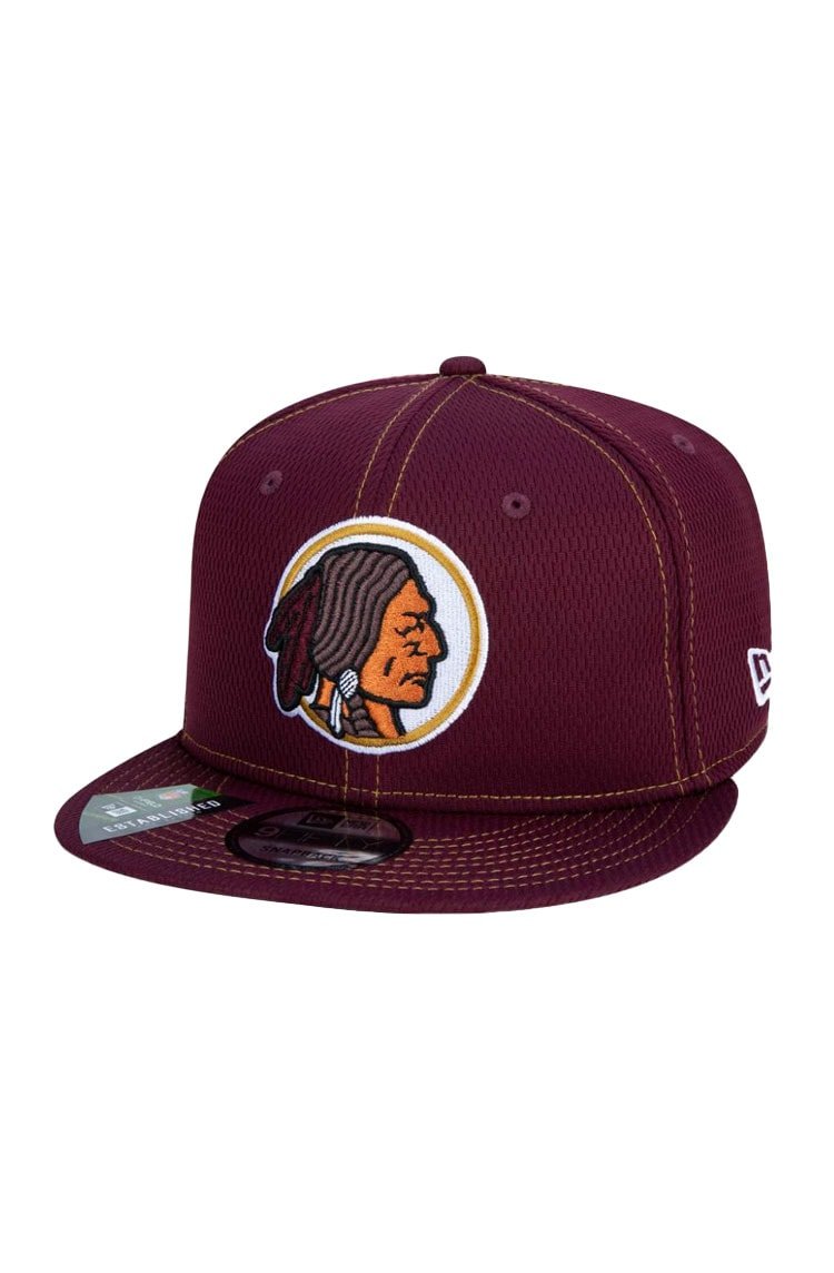 Bone New Era 9Fifty Nfl OnField Coleção Sideline Washington Redskins Bordo/Amarelo - NewSkull