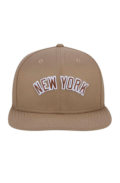 Bone New Era 9Fifty Original Fit Mlb New York Yankees Essentials Marrom/Branco - NewSkull