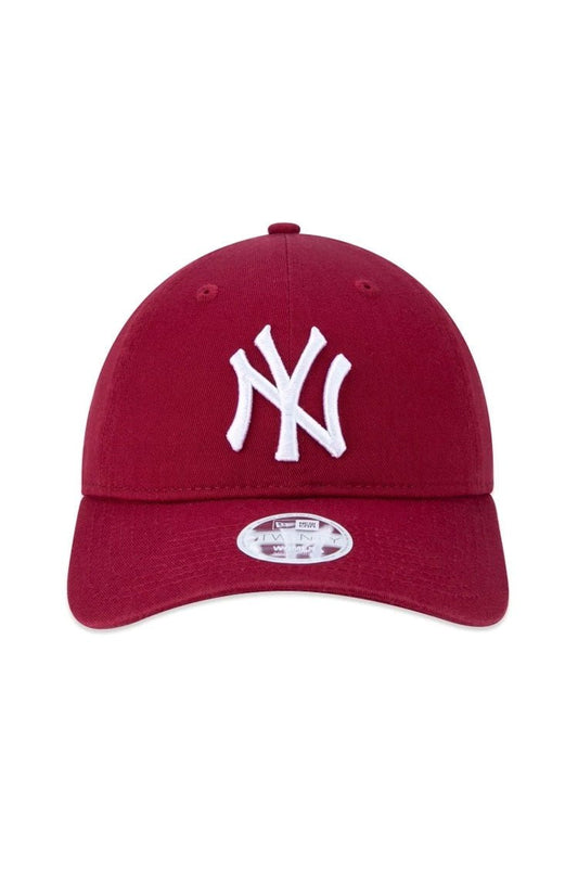 Boné New Era 9TWENTY Strapback Aba Curva New York Yankees Vermelho Escuro - NewSkull