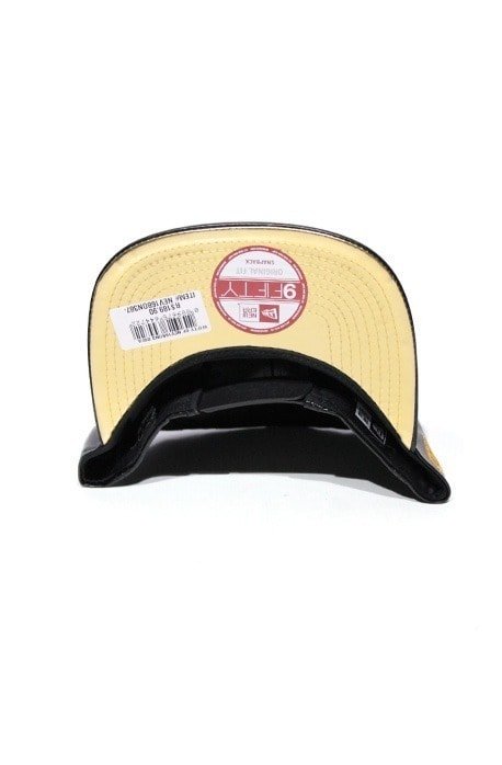 BONÉ SNAPBACK NEW ERA 950 WU TANG GOLD AND LEATHER Preto - NewSkull