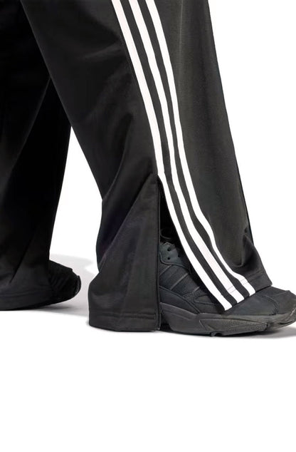 Calça Adidas Firebird Loose Track Preto/Branco - NewSkull