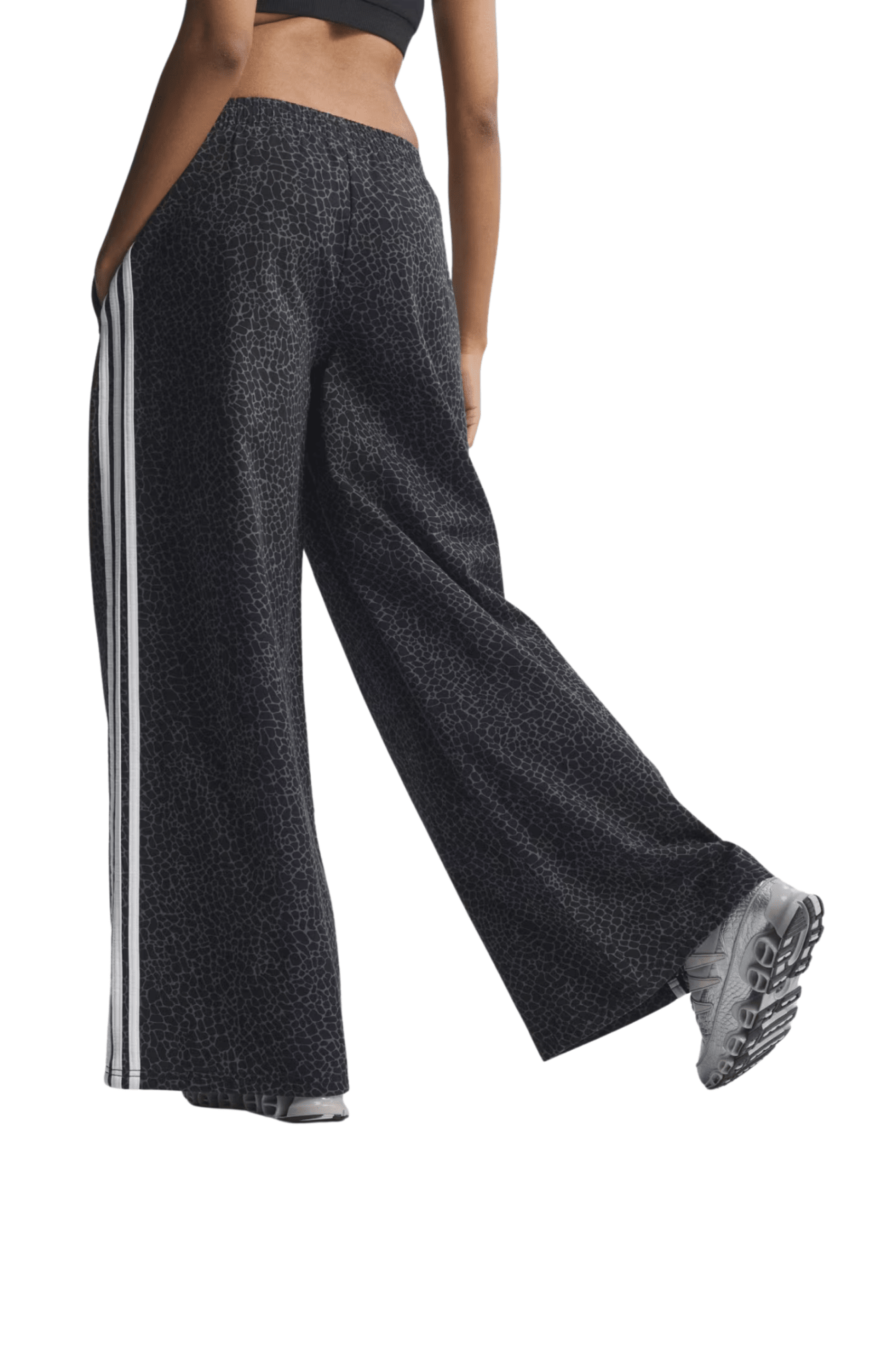 Calça Adidas Jeans Oversized Firebird AOP Preto/Cinza - NewSkull