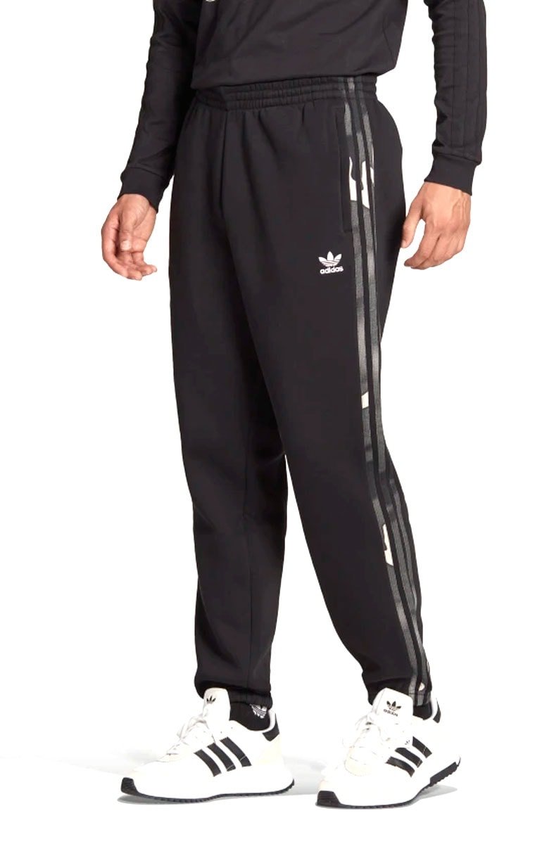 Calça Adidas Moletom Graphics Preto/Camuflado - NewSkull