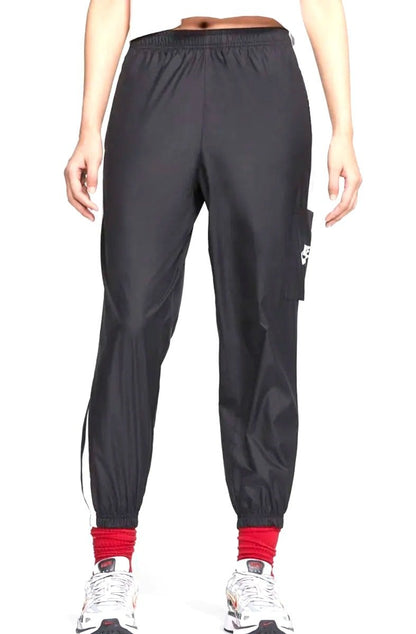 Calça Nike Sportswear Feminina Preto/Branco - NewSkull