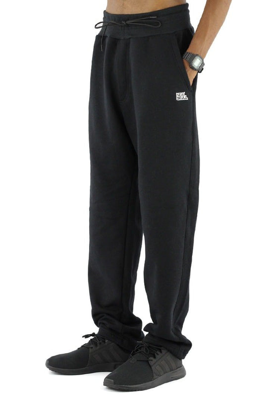 CALÇA RETA NEWSKULL MOLETOM AJUSTE PRETA - NewSkull