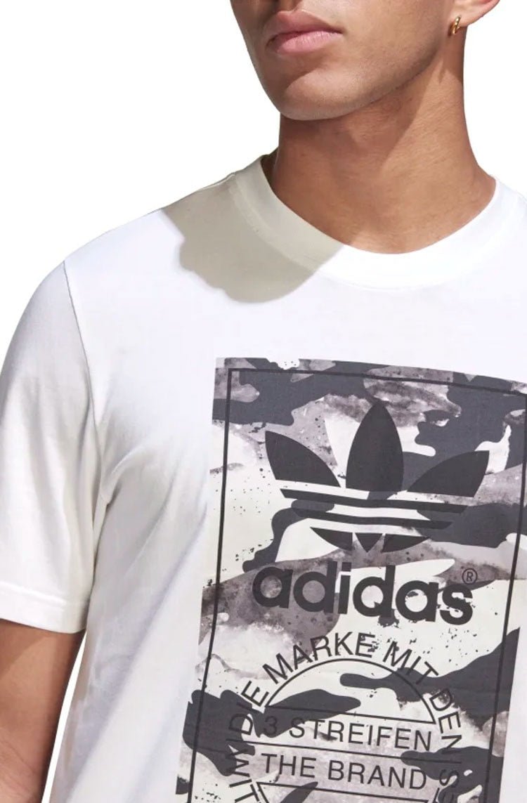 Camiseta Adidas Camuflada Gráfica Branco - NewSkull