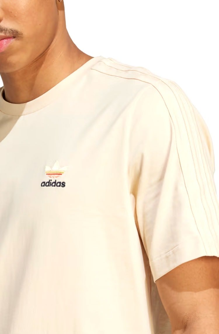 Camiseta Adidas Estampada Planet Bege - NewSkull