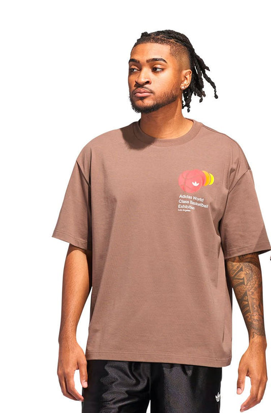 Camiseta Adidas Graphic World Class Q3 Marrom - NewSkull