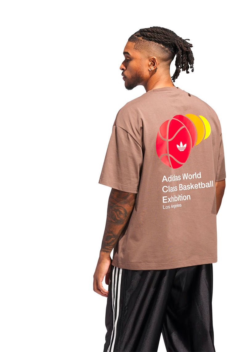 Camiseta Adidas Graphic World Class Q3 Marrom - NewSkull